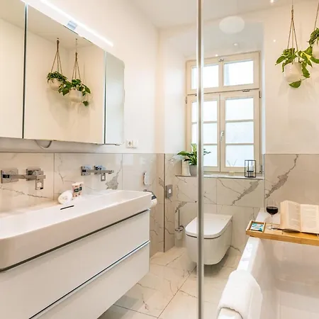 Apartment Vivid Luxury - Bluehendes Barock-forum-schloss-downtown-modern *