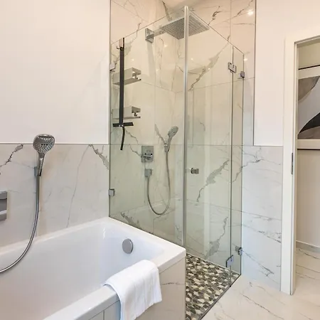 Apartment Vivid Luxury - Bluehendes Barock-forum-schloss-downtown-modern