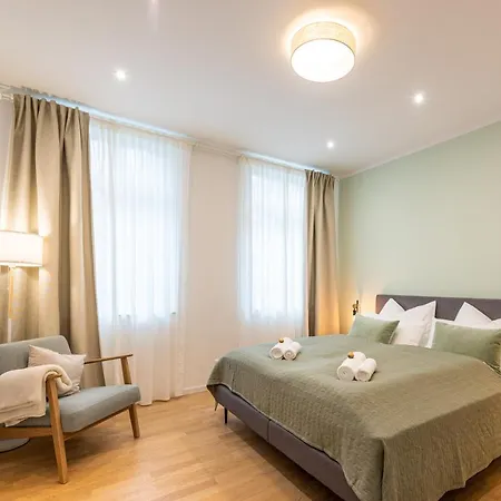 Vivid Luxury - Bluehendes Barock-forum-schloss-downtown-modern Λούντβιχσμπουργκ