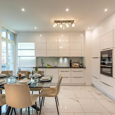 Vivid Luxury - Bluehendes Barock-forum-schloss-modern לודוויגסבורג